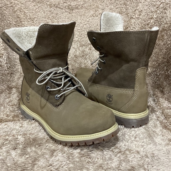 BNNW TIMBERLAND shearling lined waterproof 💦 winter boots size 9 - Picture 2 of 7